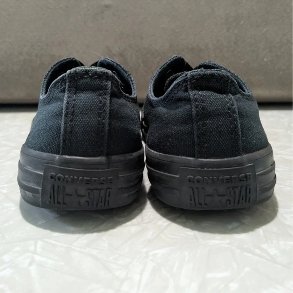 Converse Chuck Taylor All Star‎ Low Top Triple Black Youth Shoes Size 2.5Y